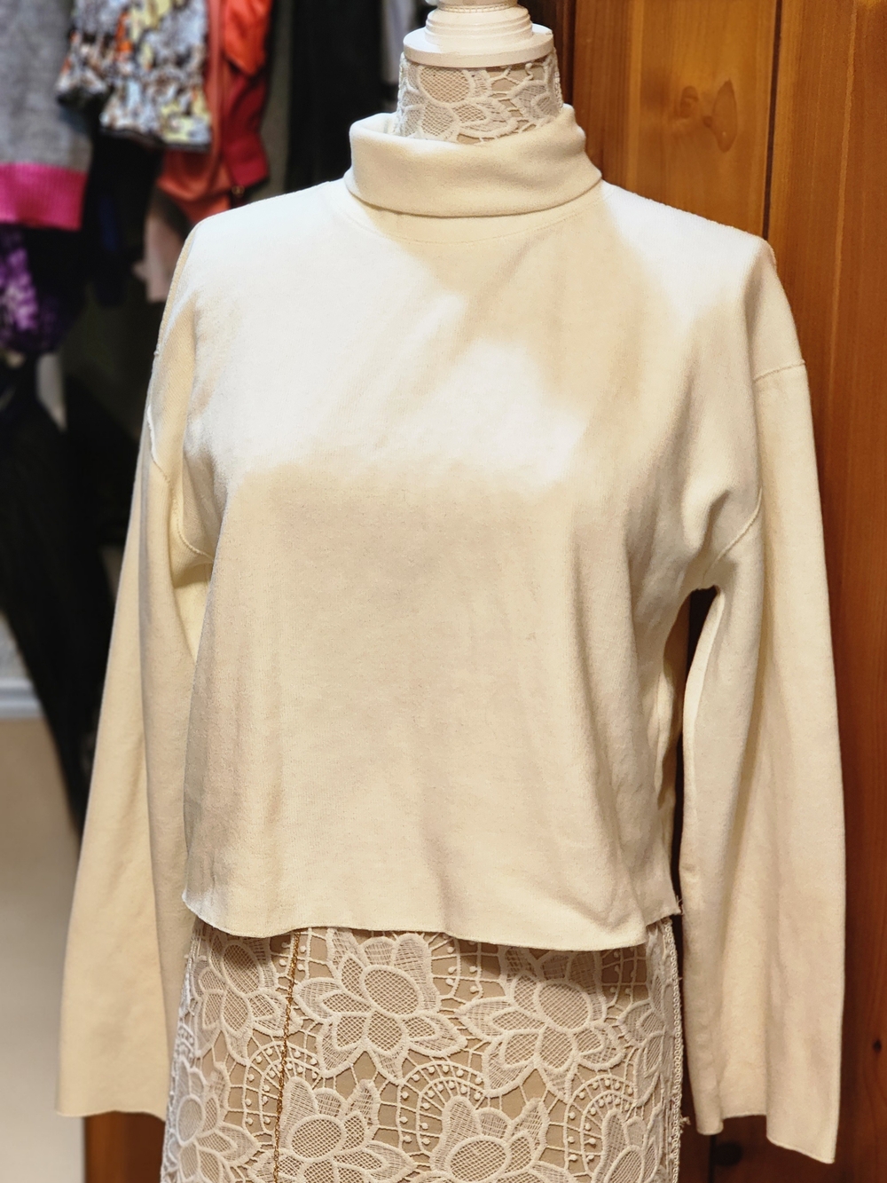 Zara Cream Cropped Turtleneck Pullover